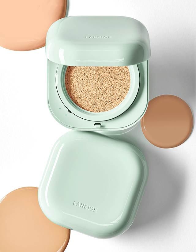 สรรพคุณ Laneige Neo Cushion Matte  - ปกปิดขั้นสุด แต่สัมผัสบางเบาไร้น้ำหนัก มอบผลลัพธ์การปกปิดขั้นสุด อำพรางทุกริ้วรอยและจุดด่างดำ เบลอรูขุมขน ให้ผิวเรียบเนียนอย่างเป็นธรรมชาติ  - ปกปิดยาวนาน 24 ชม. แม้ท่ามกลางอากาศร้อนชื้น ด้วยสูตรควบคุมความมันและการผลิตน้ำมันส่วนเกิน กันน้ำกันเหงื่อ แม้ท่ามกลางอากาศร้อนชื้น  - มอบสัมผัส Soft Matte Finish ด้วยสูตรแมตต์เซ็ทตัวเป็นเลเยอร์บางๆ จึงรู้สึกสบายผิว มอบผิวสวยไร้ที่ติ อย่างเป็นธรรมชาติ